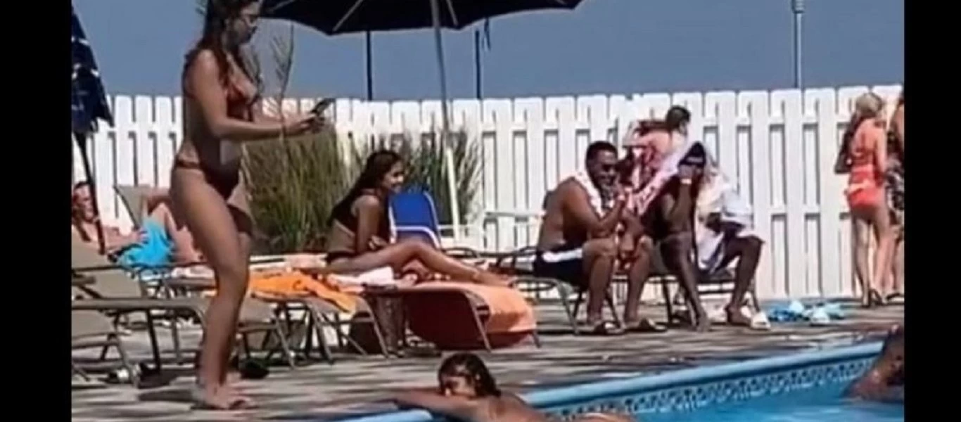 Θύελλα αντιδράσεων στο TikTok: Πόζαρε προκλητικά σε πισίνα γεμάτη με παιδιά (βίντεο)